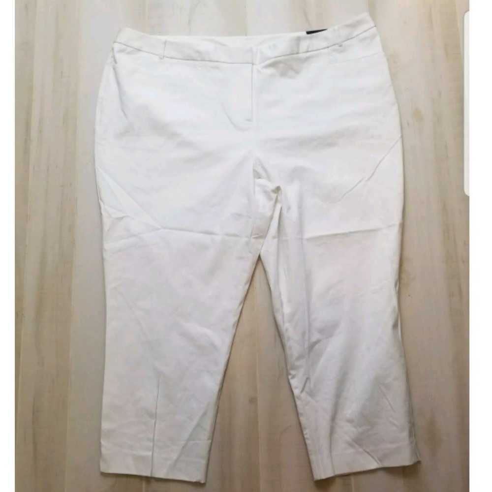 Lane Bryant Lena Curvy Fit Capri Pants